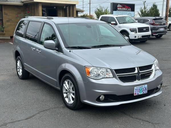 2019 Dodge Grand Caravan SXT - CARGA TRASERA / ¡SOLO 43,000 MILLAS! - $34,991 (Van para silla de ruedas en Beaverton)63441451169921123
