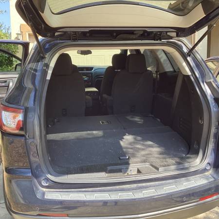 2016 Chevrolet Traverse (1)LT - $7,800 (Buda/South Austin)63439432786561122