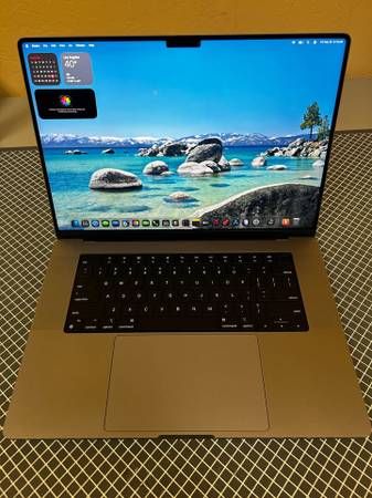 16-inch MacBook Pro M2 Pro 12-core 19-core 32GB 512GB 1