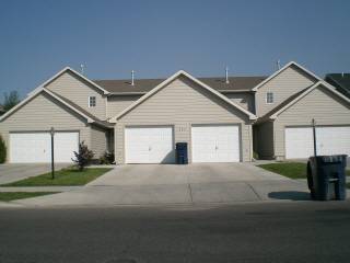 320 Michael Grove B - 2 Bedroom Condo - Centrally Located! 1