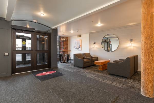 Heat | Hot Water | Hospitality Wi-Fi | Off Street Parking-Included 1