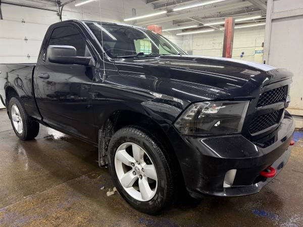 2016 Ram 1500 Express SHORT BOX 4x4!! CLEAN!! 1