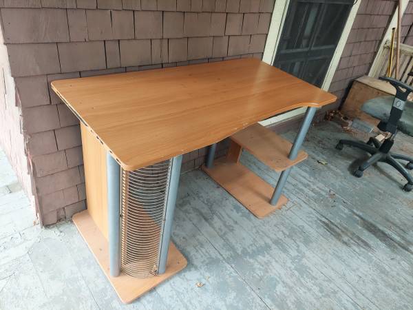 Computer Study Desk good condition 1
