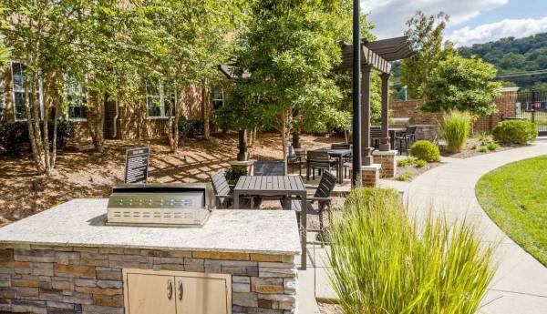 $1,830 / 1br - 1003ft2 - Beautiful community in a quiet setting! Rent IMT Franklin Gateway (Franklin - North)63904699600514124