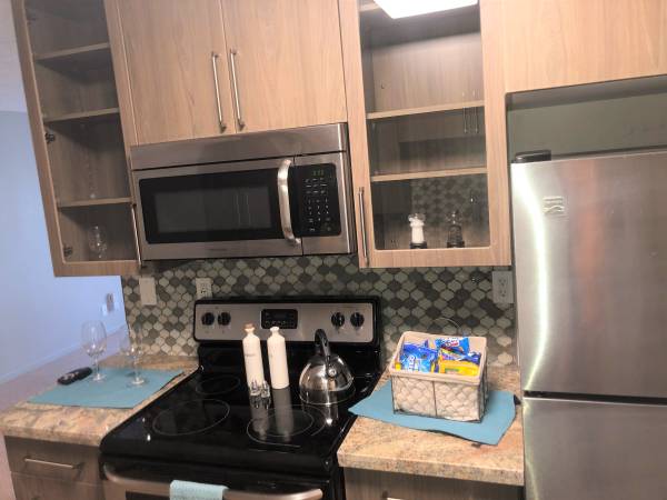 $2,995 / 2br - 950ft2 - We Have The Puuuuuurfect Apartment @ La Jolla Park East (La Jolla Park East/UTC/FREE RENT!!!)63775435155073121