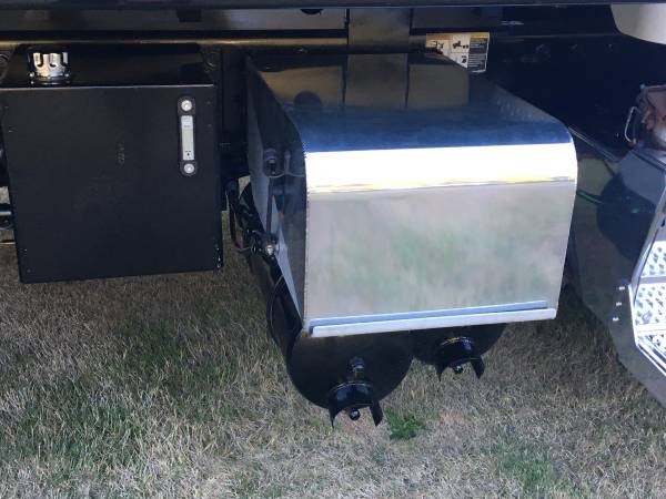 2019 Peterbilt 337 - Photo 15