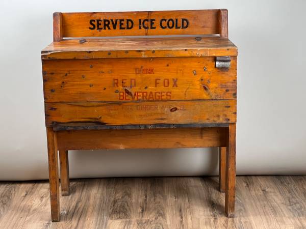 Antique Tin Lined Pine General Store Red Fox Ginger Ale of Rhode Islan 1