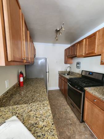 $1,800 / 2br - 720ft2 - Pet-Friendly, On-Site Staff, Central Air (3220 Swann Rd, Hillcrest Heights, MD)63882465415425122