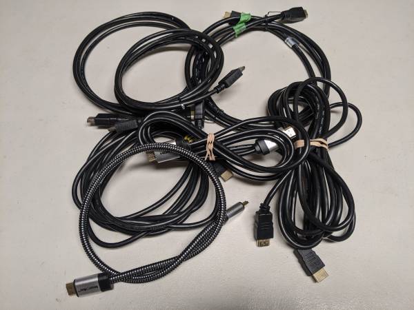 Different lengths HDMI cable (7 available) 1