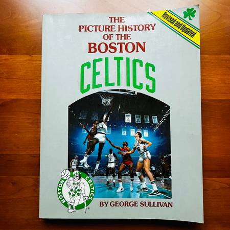 VINTAGE 1982 “THE PICTURE HISTORY OF THE BOSTON CELTICS” SOFTCOVER