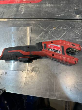 COPPER TUBING CUTTER-CORDLESS 1