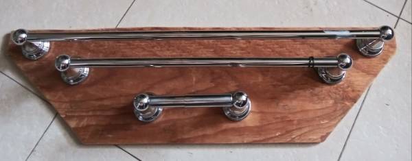 Three piece bathroom set 1