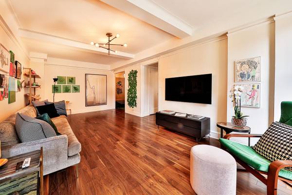 $4,000 / 1br - 900ft2 - Spacious 1-Bedroom in Iconic West Village Building (West Village)63766001316739124