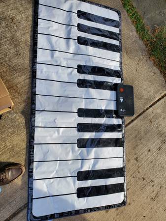 (Toy)  Keyboard  (Hands or Feet) 1