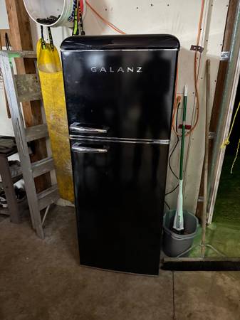 Refrigerator 1
