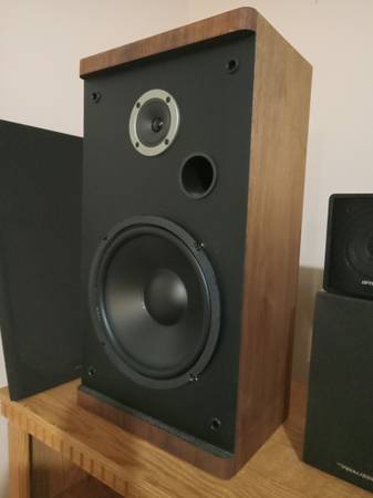 Altavoces Optimus Pro 300 (Radio Shack) - $50 (condado de AA, MD / York, PA)63471075467779122