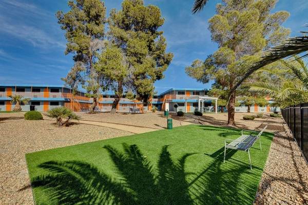 $1,099 / 1br - 550ft2 - 1bd 1ba, Courtyard, High-Speed Internet Access (4280 Escondido St. #103, Las Vegas, NV)63907025352707121