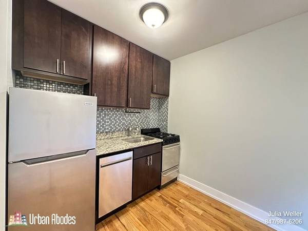 $1,695 / 1br - 600ft2 - $300 OFF FIRST MONTH'S RENT! Immaculate 1 Bedroom, 1 Bath in Lakeview (Lakeview)64041646617730122