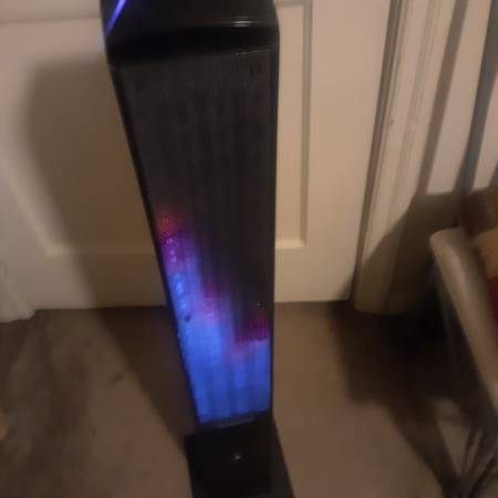Blue toothe tower speaker - $90 (Dothan)63442414017539122