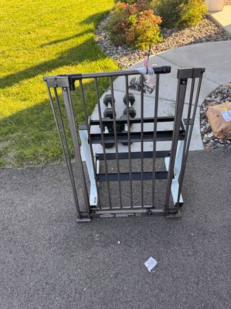 baby/pet gate 1