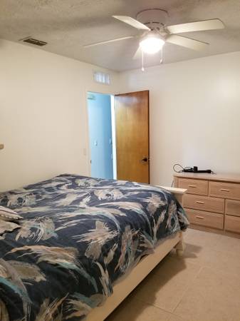 $1 / 2br - 1000ft2 - Room +bath avail. for Female (Port st lucie)63823722745473121