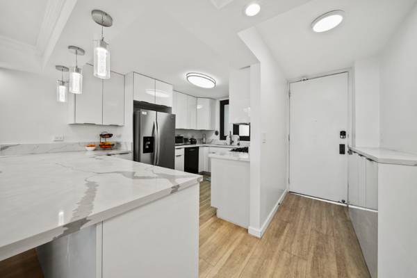 $3200.00 / 1br - Furnished large 1 bed/1 bath with Ocean view63939536648195124