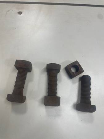 Square head bolt and nuts 1