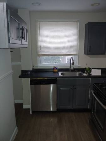 $2100.00 / 3br - Newly Renovated 3 Bedroom 1.5 Bath Multi-level Apartment63762871466497121