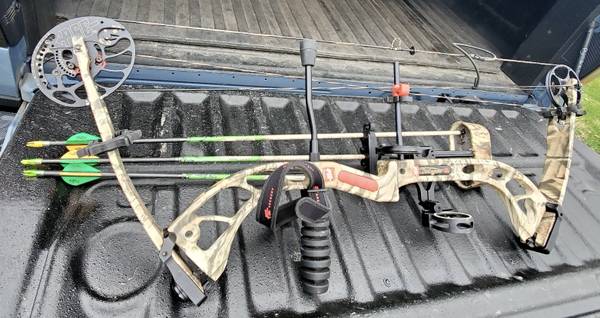 Compound Bow- Left Handed 1
