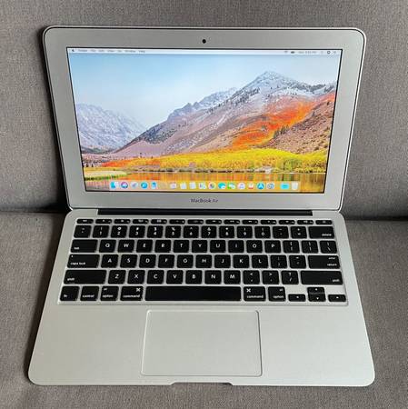 MacBook Air 11 inch 2011 - Excellent condition - computers