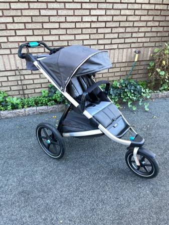 Thule Urban Glide 2 jogging stroller 1