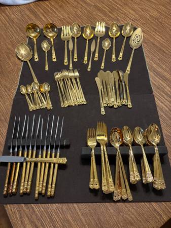 1881 (r) Rogers (r) Oneida LTD Flatware 1
