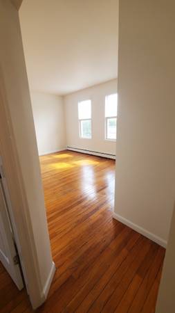 2BD 1BTH for rent includes off street parking! 1