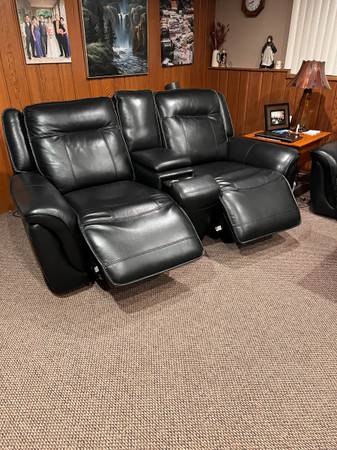Black Leather Love Seat 1