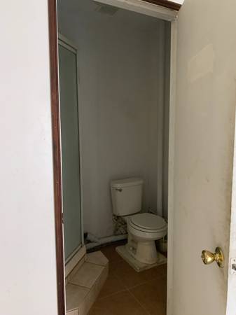 $1,200 / 1000ft2 - Commercial Space for Rent- Downtown Exeter (Exeter)63809864478465122