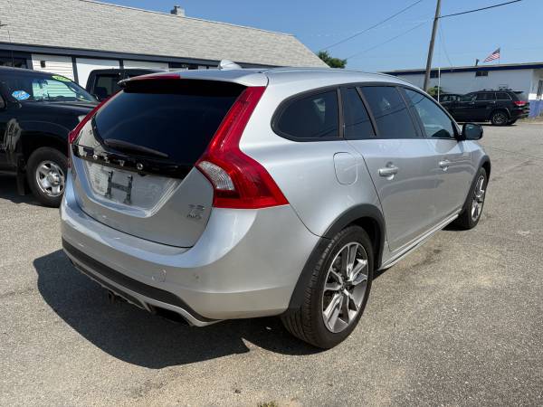 2016 Volvo V60 Cross Country - $11.900 (The Car Store Cape Cod)63438420812417122