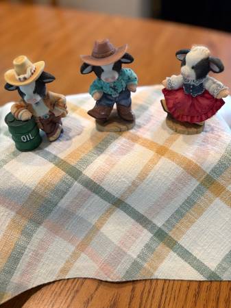 Enesco Mary's Moo Moos 1