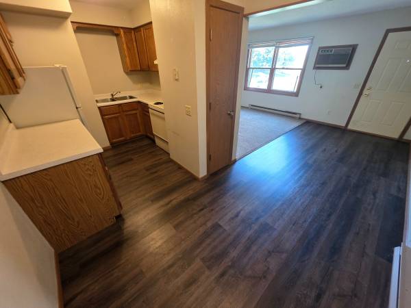 $795 / 2br - $795| 2BD 1BA|4932 Coventry #1 | Available Now! (Eau Claire)63845959915265122