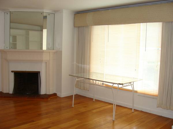 $1,200 / 1br - 250ft2 - Large Private Bedroom: Convenient Location (ingleside / SFSU / CCSF)63933765886978120