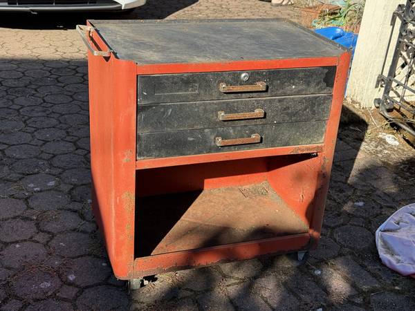 Small roll around tool cart 1