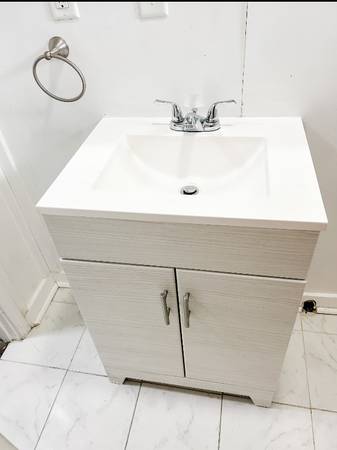 $1100.00 / 2br - 980ft2 - 811 Locust63665977219203124