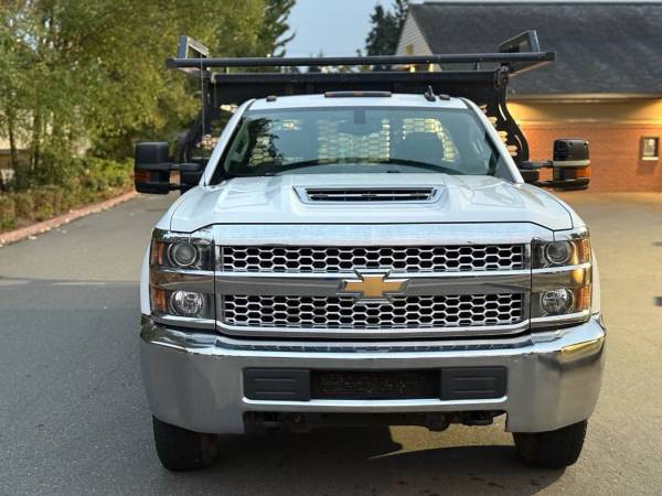 2019 Chevrolet Silverado 3500HD CC - Photo 2