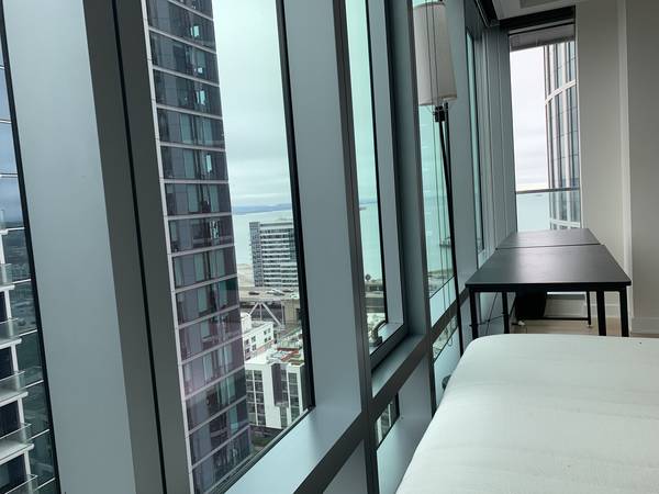 $2,200 / 3br - Luxury SF High-Rise Room with Panoramic Bay Bridge Views (SOMA / south beach)64177016510081122