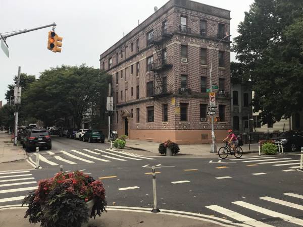 $4,500 / 3br - UBICADO EN UN VIBRANTE BARRIO DE ASTORIA, NYC (ASTORIA, NY)63870971462401120