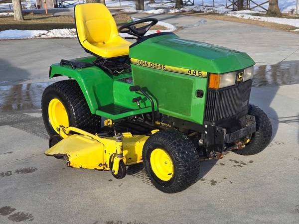 John Deere 445 garden tractor with 60" lawn mower deck 1