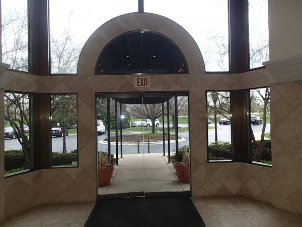 $2,400 / 2br - 1320ft2 - 2 bedroom, 2 bathroom for rent in (Glen Ellyn)64041646192642121
