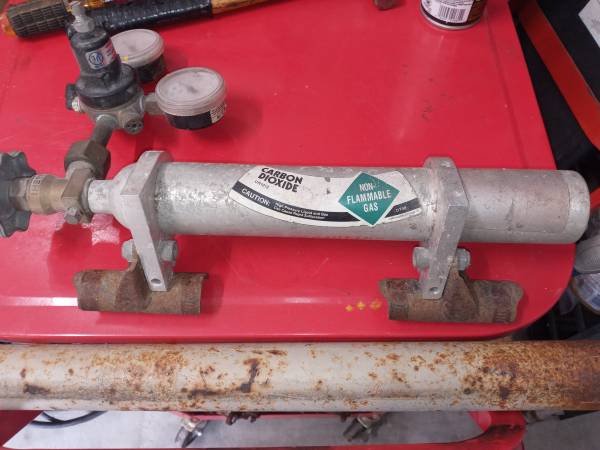 Co2 Bottle and regulator for Air Shifter 1