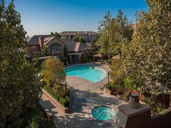 $1,802 / 1br - 715ft2 - in Sacramento CA, 1/BD 1/BA, 24-Hour Business Center63900568207363122