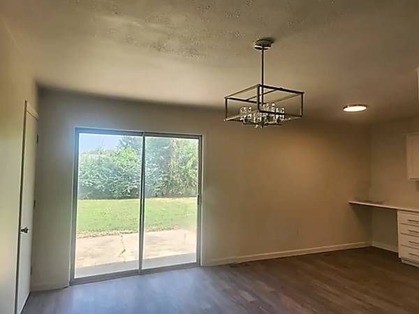 $1650.00 / 3br - 1395ft2 - 3311 S 126th East Ave, Tulsa, OK 7414663981979393667124