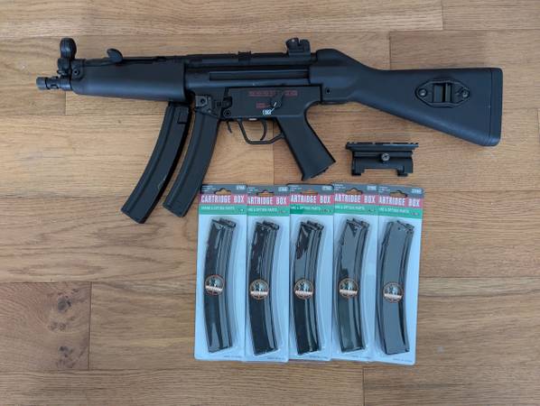 Airsoft CYMA MP5 Package 1
